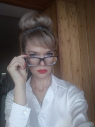 Anna Suvorova